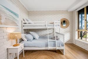 Surfers Reserve Beachfront - WIFI- Family friendly