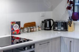 Modern 3 bed overlooking Hagley Park