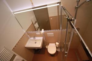 Deluxe Quadruple Room room in Slamba - Hostel GmbH