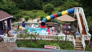 Olive Vanilla Pension