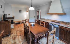 Maisons de vacances Amazing Home In Saint-chinian With Wifi And 3 Bedrooms : photos des chambres