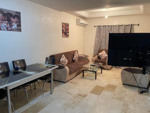 Appartement 23 4èm étage avec balcon ( POUR FAMILLE )