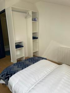 Appartements Maison chaleureuse proche de toutes commodites « Le LINA » : photos des chambres