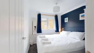 F60 Atlantic View, Riviere Towans