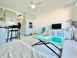 Appartements U Paradisu - Balcon - 100m mer - Parking - Climatisation : photos des chambres