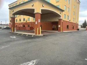 Spark by Hilton Rahway - Carteret