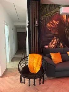 House Twenty - Five - Linate