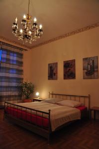 Three-Bedroom Apartment room in Charlotten Apartments am Ku'damm