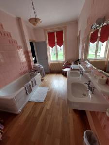 Hotels Domaine de Bertheauville : Chambre Double