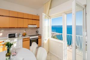 Déjà Blue Apartment