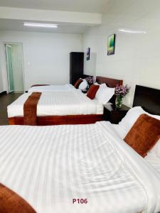 Phòng Ngủ Tập Thể Cho Cả Nam Và Nữ (Mixed Dormitory Room)