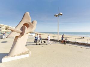 Appartement Calme avec Terrasse et Garage à Saint-Jean-de-Monts - FR-1-323-145