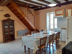 Maisons de vacances Maison renovee sur domaine viticole Renovated old house on wine estate : photos des chambres