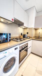 STAY BY LATINEM Luxury 1BR Holiday Home CVR A2609 near Burj Khalifa