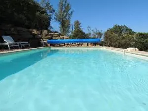 Pretty holiday home near the centre of Buisson - Buisson