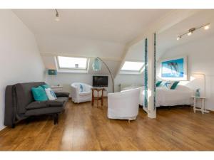 Bright Apartment Near Beach