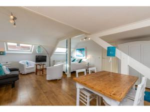 Bright Apartment Near Beach