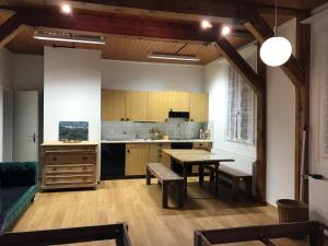 Simple Studio 36m2 in the Center of Burgdorf private Parking SMALL BATHROOM