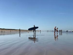 Maison rénovée avec jardin et garage - Proche mer - FR-1-231-182