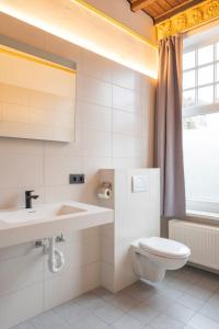 Honeymoon Suite room in Canalview Hotel Ter Reien
