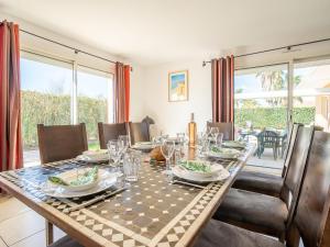 Villa Les Villas de lEtang by Interhome