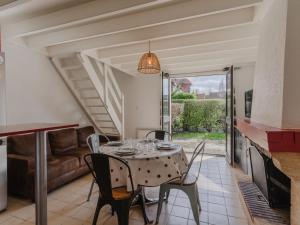 Maisons de vacances Holiday Home Le Clos du Golf-13 by Interhome : photos des chambres