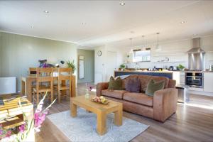 Whileaway Lodge, Strawberryfield Park