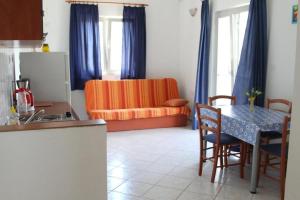 Apartment in Razanj with sea view, balcony, air conditioning, WiFi 5150-3 
