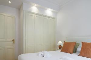 The Rentals Collection - Catedral