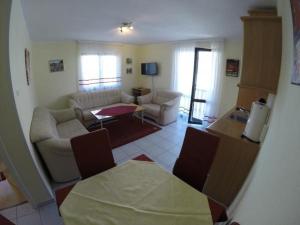 Apartment in Rogoznica with sea view, balcony, air conditioning, WiFi 5153-1 