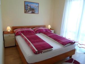 Apartment in Rogoznica with sea view, balcony, air conditioning, WiFi 5153-1