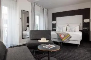 尼斯64号酒店 - 卡罗