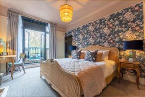 Luxury Double Room room in The Crown Inn