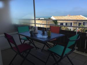 Appartement rénové bord de plage avec balcon et parking à Jard-sur-Mer - FR-1-336-79