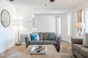 Heated Pool, Ping Pong Table, Sleeps 8 - Villa Sunset Riverhouse
