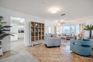 Heated Pool, Ping Pong Table, Sleeps 8 - Villa Sunset Riverhouse