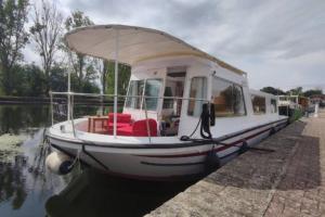 Bateaux-hotels Nuit insolite peniche bateau Libellule : Mobile Home