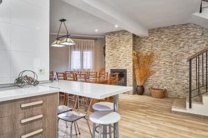 Cosy House in San Bartolomé de Pinares with Mountain View