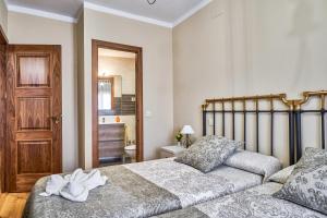 Cosy House in San Bartolomé de Pinares with Mountain View