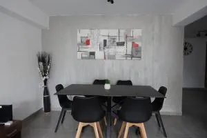 Urban front - Walking distance from paceville and st george bay beach - بيمبروك