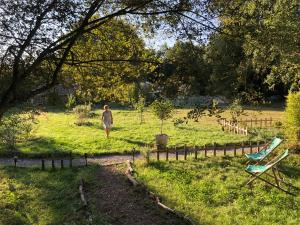 Maisons de vacances The Dordogne Huts with Private Pool and Jacuzzi : photos des chambres