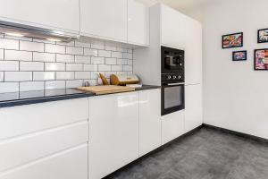 Sunny Duplex W Pool & Balcony by LovelyStay