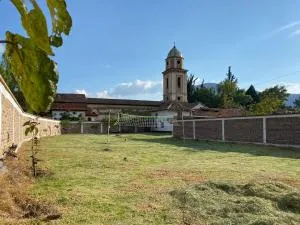 Cabaña con excelente ubicación y zona verde. - 伊萨