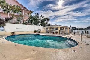 Waterfront Nokomis Condo Less Than Half Mile to Beach!