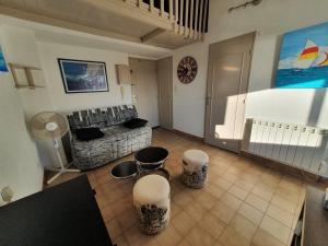 Studio cabine à 150m des plages avec parking privé - FR-1-338-446