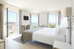 Double Room with Extra Bed room in Gran Hotel Suances