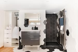 Appartements Le Charmant Hypercentre tram design : photos des chambres