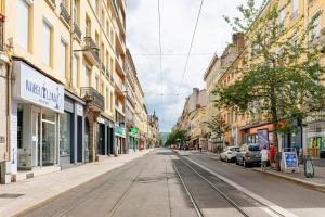 Appartements Le Charmant Hypercentre tram design : photos des chambres