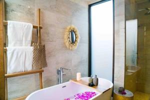 Paanchali Ocean View Villa near Melasti Beach