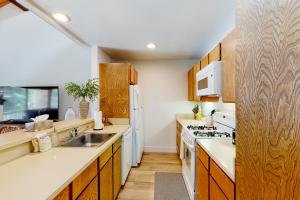 Kingswood Village 60